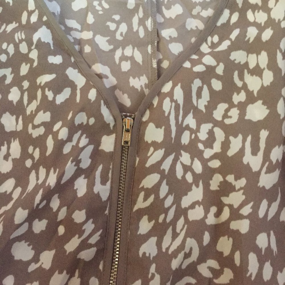 Shirt - Picture 3 of 5